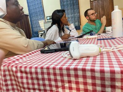 Formación de profesionales sanitarios en ecografía en el Hospital Bidea de Kintambo