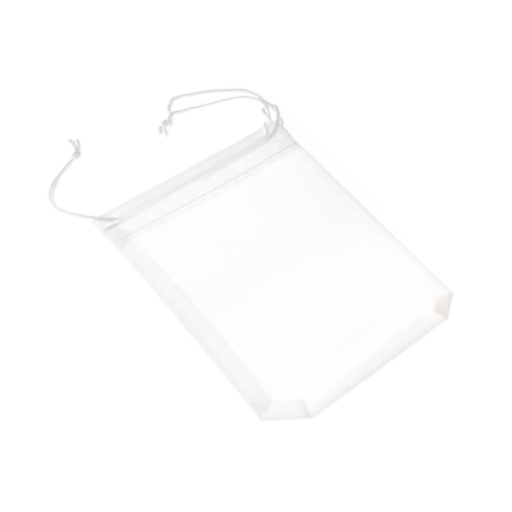 A pouch to safely store your Shaver