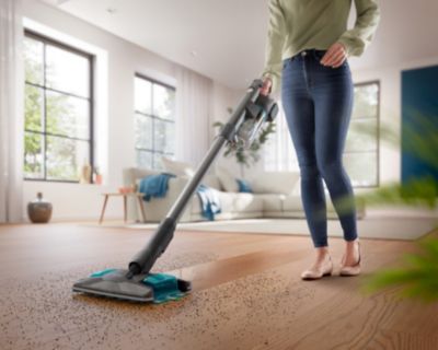 Cordless Vacuum 8000 Aqua XC8055/01 cleaning hard floors