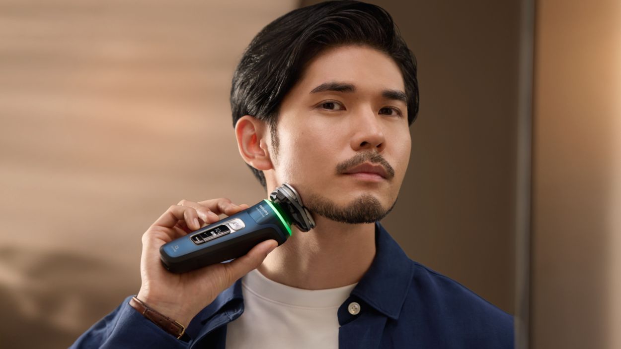 i9000 Prestige Wet&Dry Electric Shaver with SkinIQ XP9201/20 | Philips