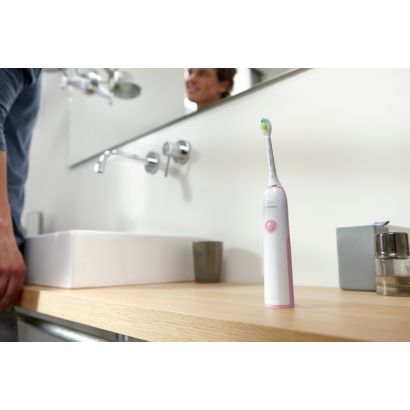 Clinically proven to provide superior cleaning *