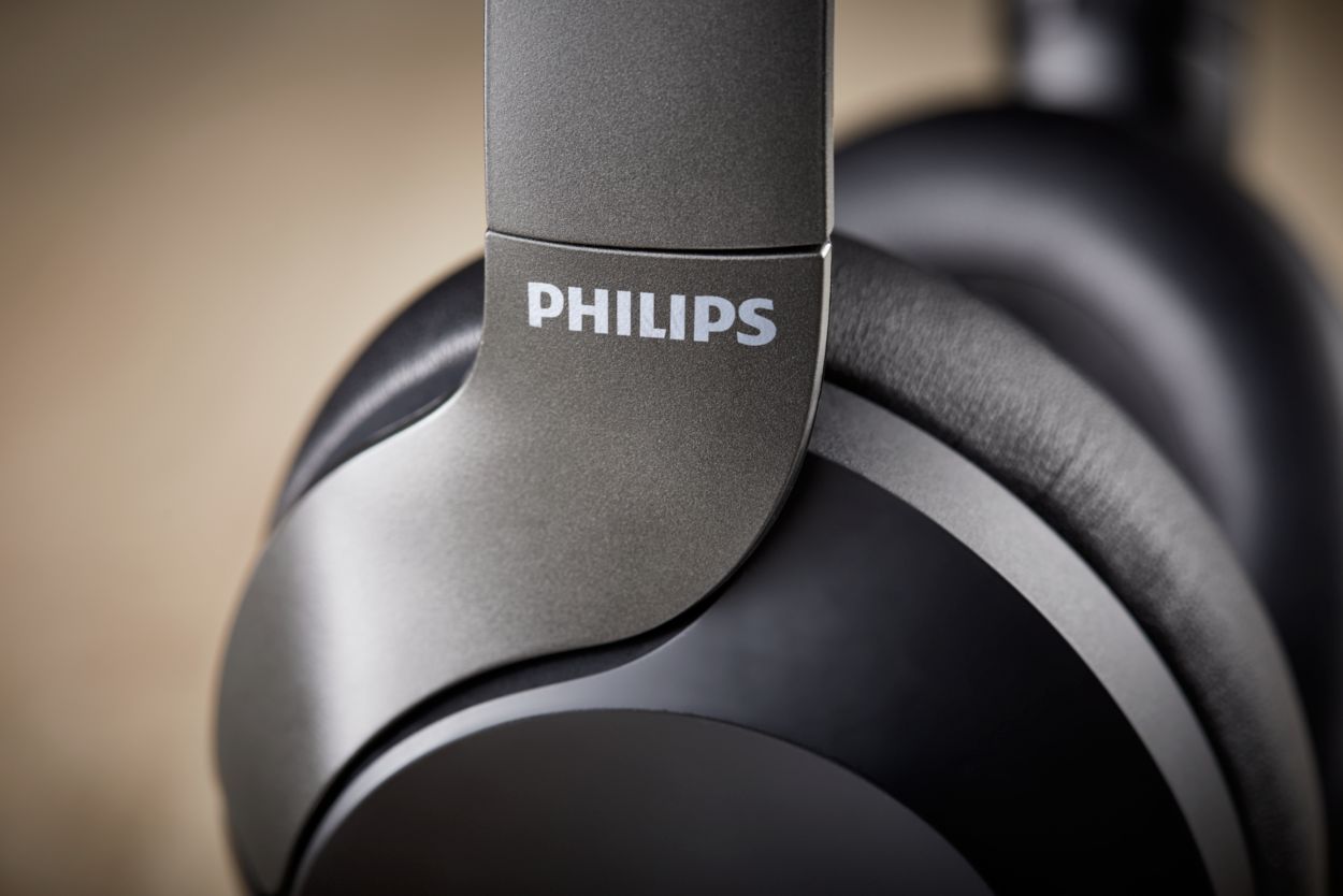 Hi-Res Audio wireless over-ear headphones TAPH805BK/00 | Philips