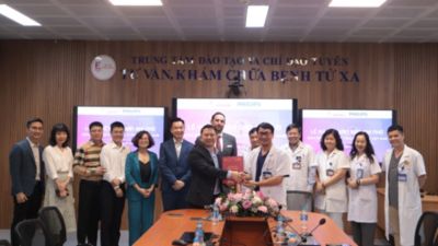 Ông Vũ Đức Nhất và TS.BS Nguyễn Công Hựu ký kết biên bản ghi nhớ hợp tác giai đoạn 2025–2027