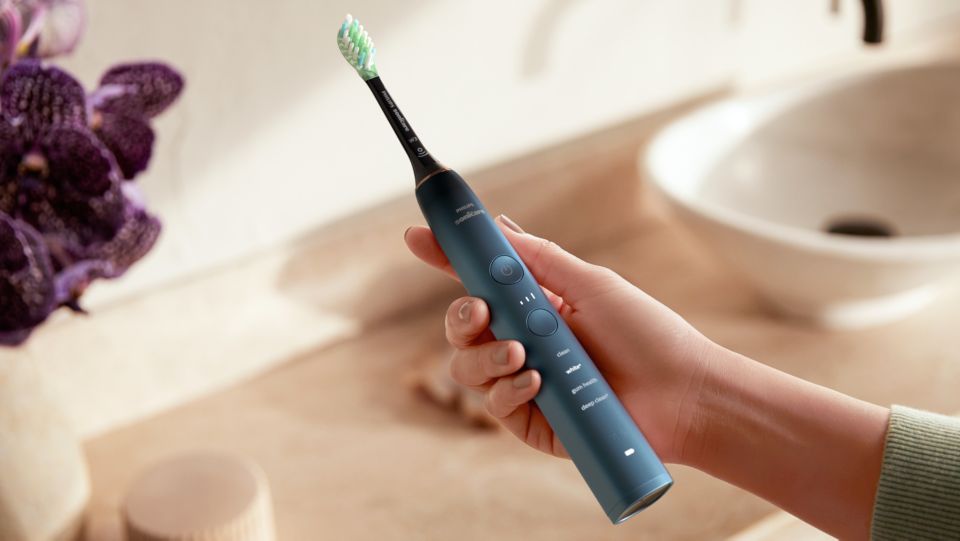 W3 Premium White 2-pack standard sonic toothbrush heads HX9062/95