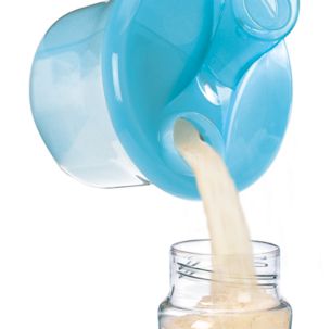 Genoeg melkpoeder voor drie flessen van 260 ml