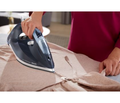 7000 Series HV Steam Iron Dark Blue DST7030/26