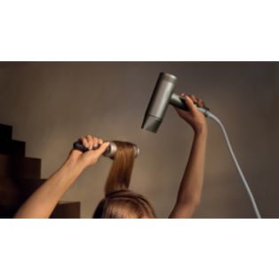 Hair Dryer 8000 Series Uscător de păr cu ThermoShield Advanced