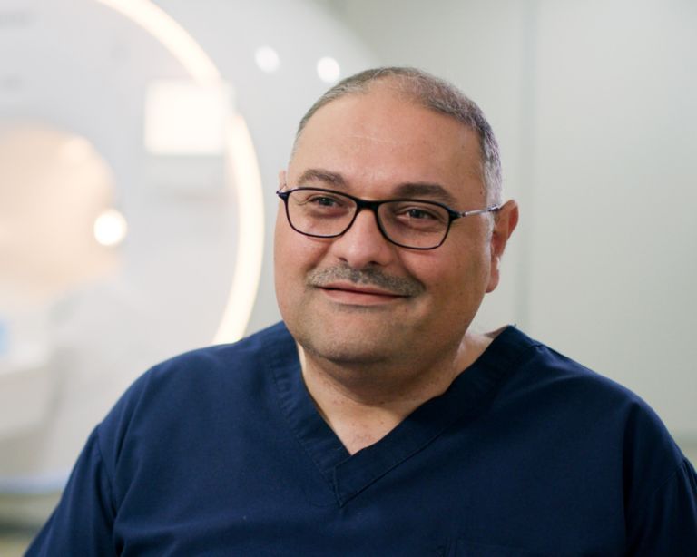 Techniker Mohanned al Gaqhbeer, King Hussein Cancer Center (KHCC), Amman, Jordanien
