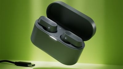 Always ready. Pocket-sized charging case and mono mode