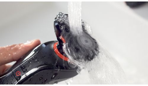 The handle and styling attachments are water-resistant