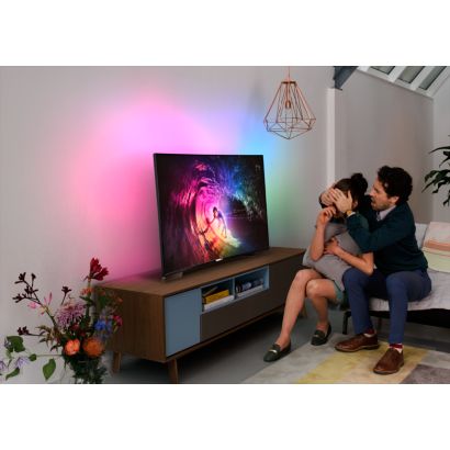 Izliekts 4K UHD LED televizors, ko darbina Android