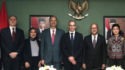 Indonesian Officials Meeting