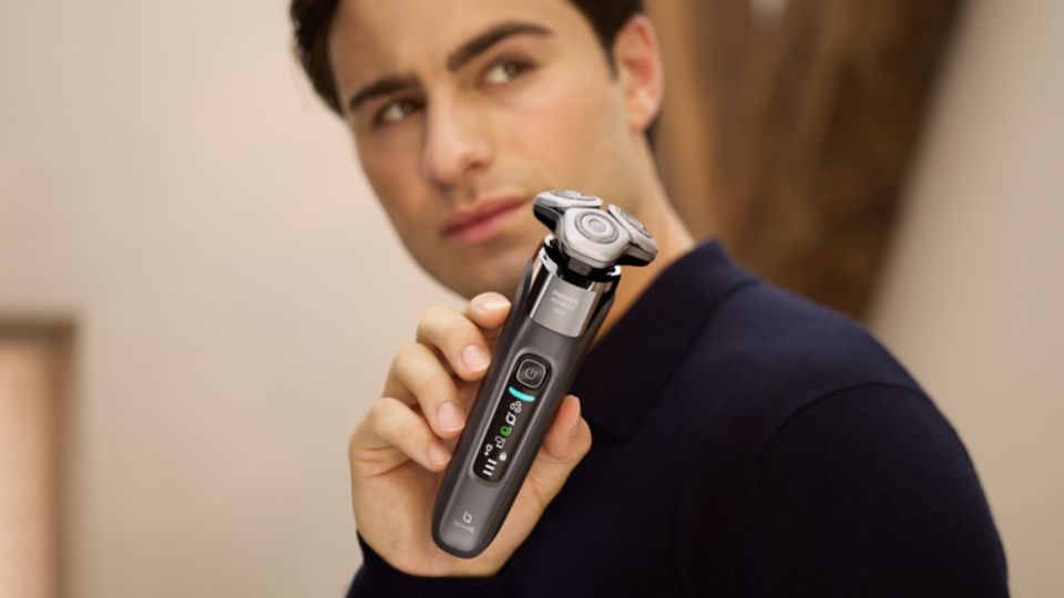 i9000 Wet&Dry Electric Shaver with SenseIQ X9002/82 | Norelco