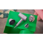 O 20 % rychlejší*. Lehčí**. Bez poškození teplem********.