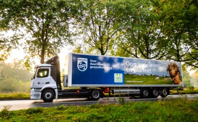 Elektrische vrachtwagen van Philips op de weg