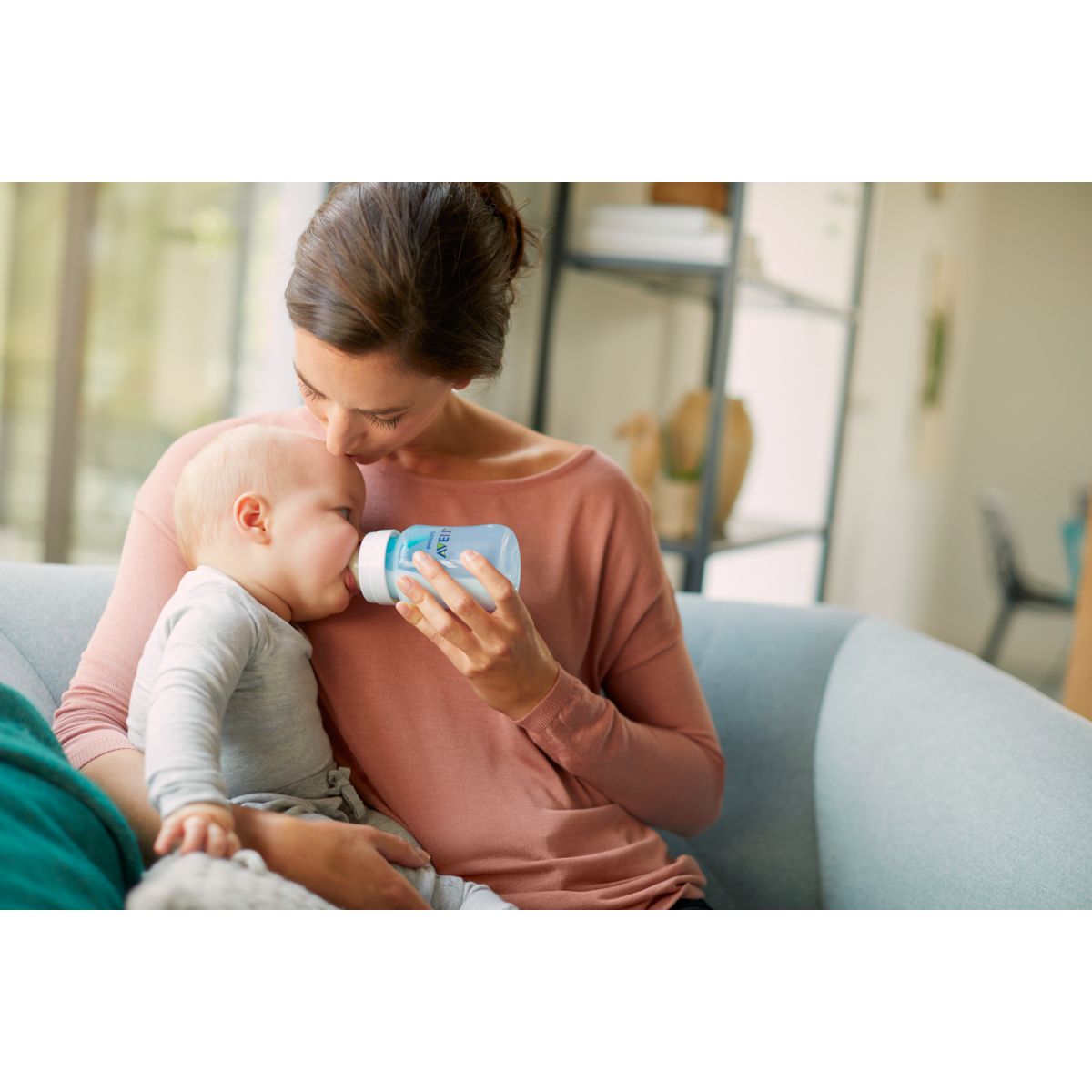 Avent Anti-colic bottle with AirFree vent - thumbnail 8