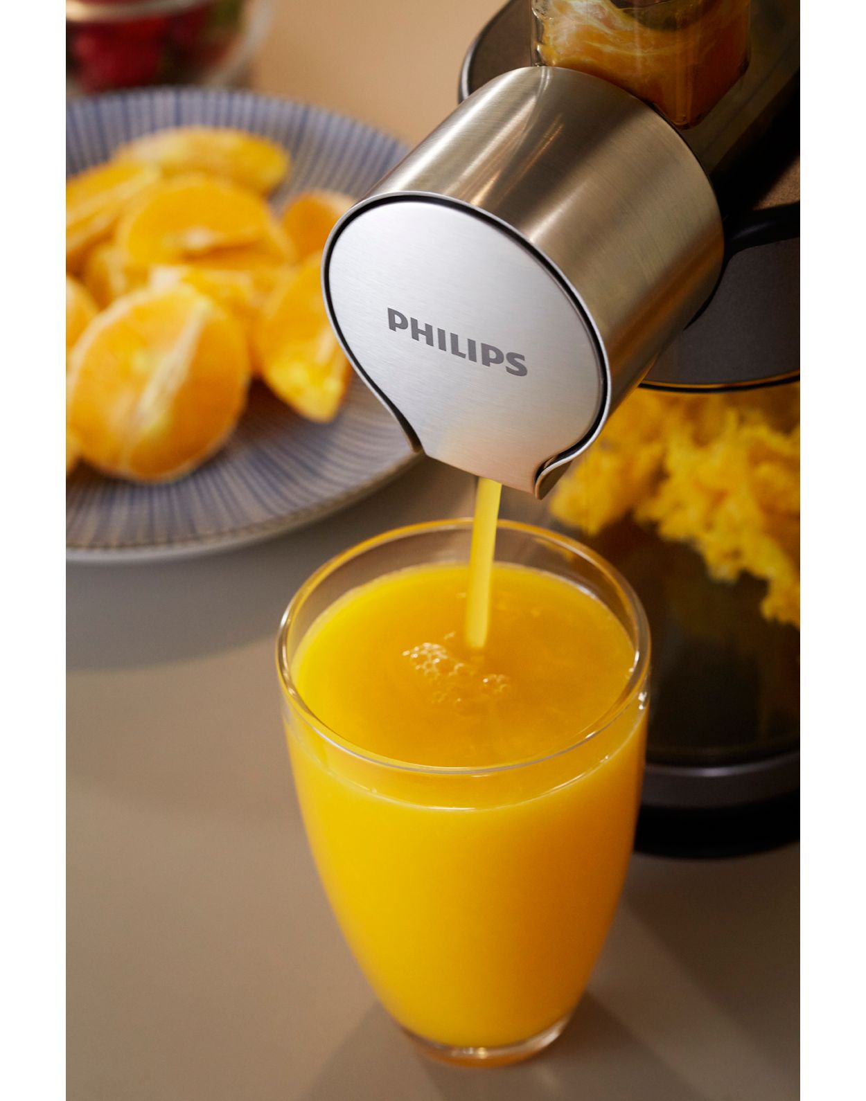 Masticating juicer