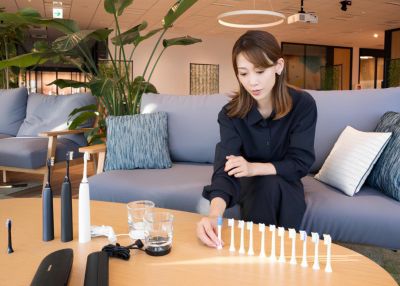 リュウ正樹がソニッケアーブラシヘッドをラインナップから選択