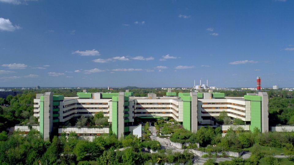 German hospital München Klinik building