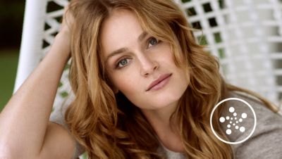 Oblikovanje pričeske s 4-krat več ioni za neverjetno sijoče lase