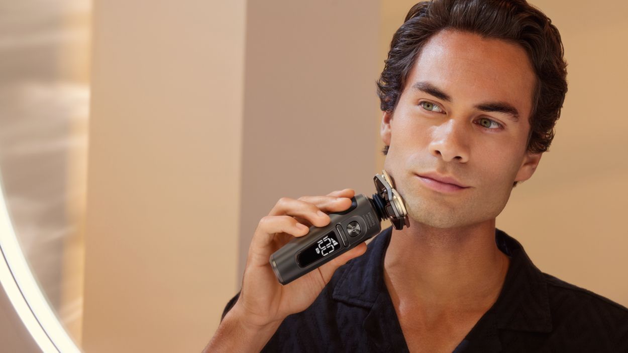Shaver S9000 Prestige Wet & Dry Electric shaver with SenseIQ