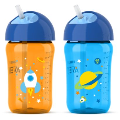 Twist-lid keeps straw hygienic on the go
