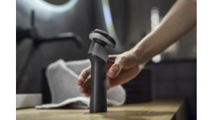 Shave confidently with ergonomic anti-slip grip