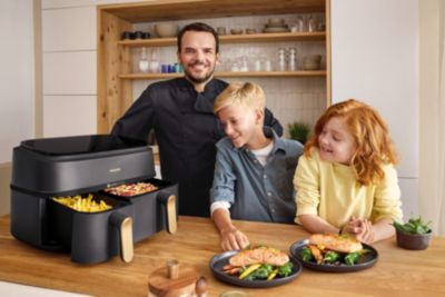 Steffen Henssler cooking with children using Airfryer 3000 Series NA352