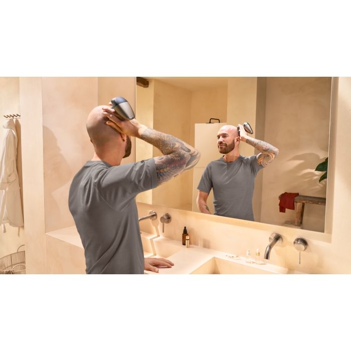 Head Shaver Pro 9000 Series Premium shaver with deluxe accessories