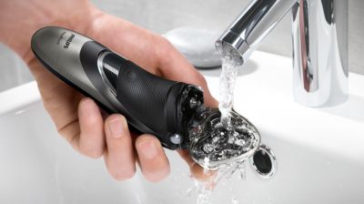 クイックリンスシステム搭載、水洗い可能なシェーバー