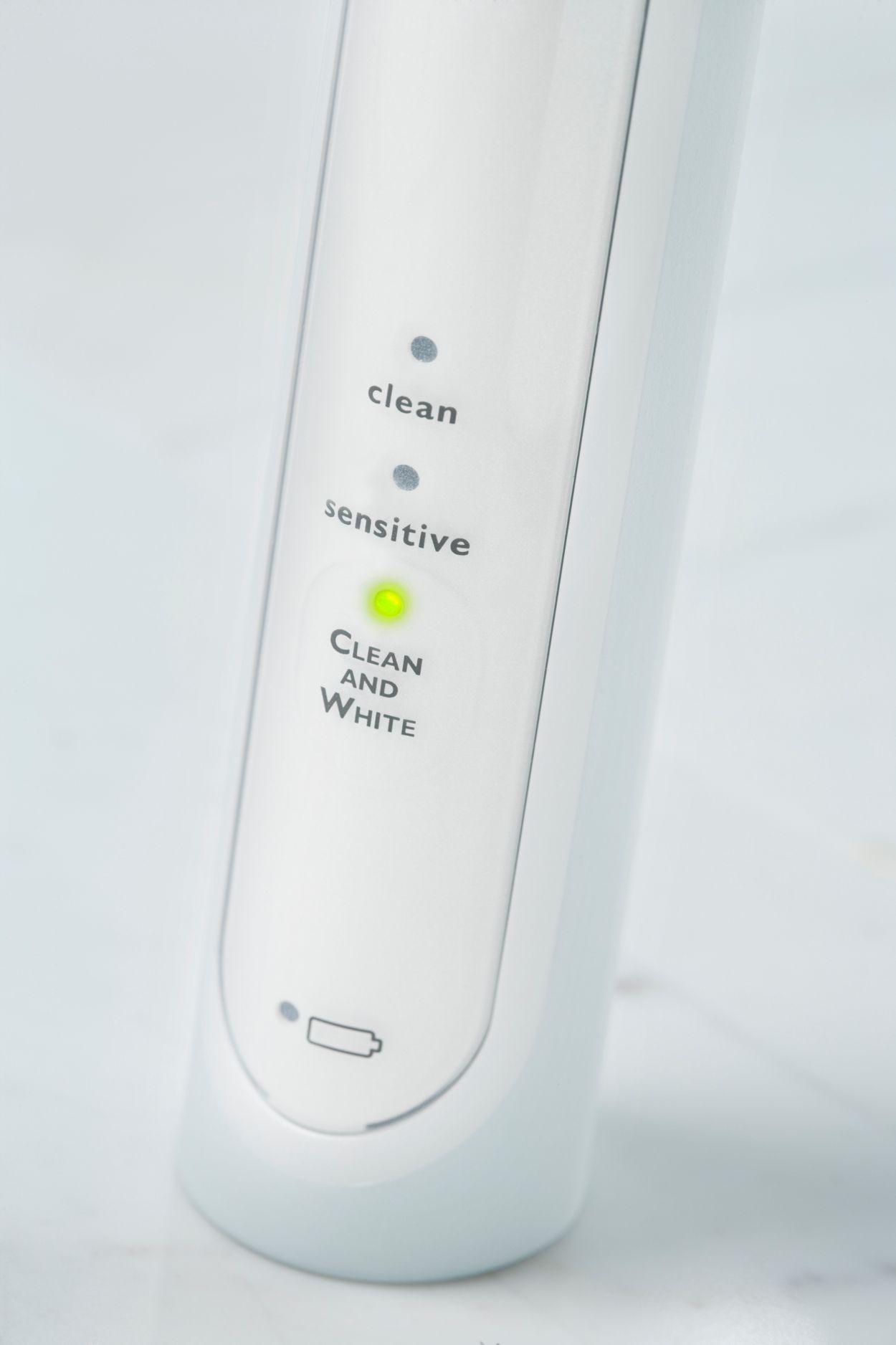 HealthyWhite Two sonic electric toothbrushes HX6732/33 | Sonicare