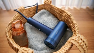 Kompaktno sušilo za kosu velike brzine koje se ugodno upotrebljava