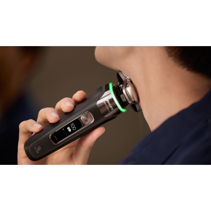 i9000 Prestige Wet&Dry Electric Shaver with SkinIQ XP9200/33 | Philips