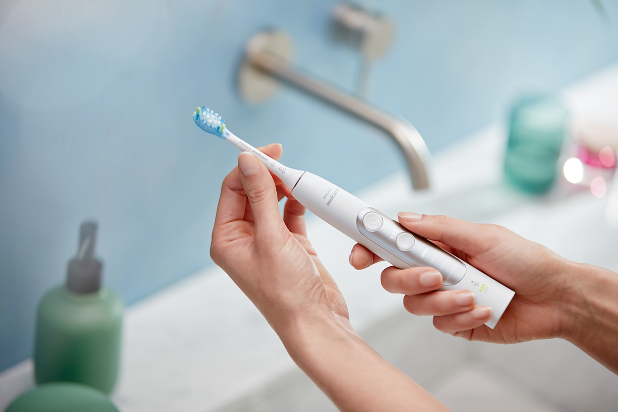 ExpertClean 7500 Sonic electric toothbrush with app HX9690 ExpertClean 7500 Sonic electric toothbrush with app HX9690
