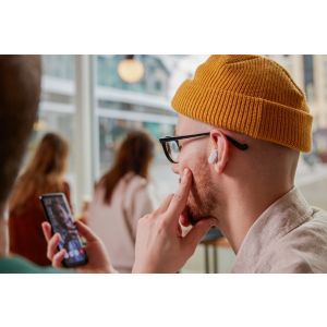 From music to calls, flow through your day