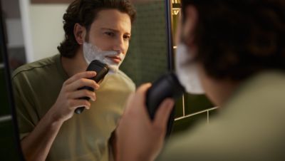 Norelco Shaver 2400 Wet & Dry Electric Shaver - thumbnail 8