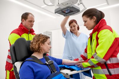 Application paramedics, tech female patient , ER tube position