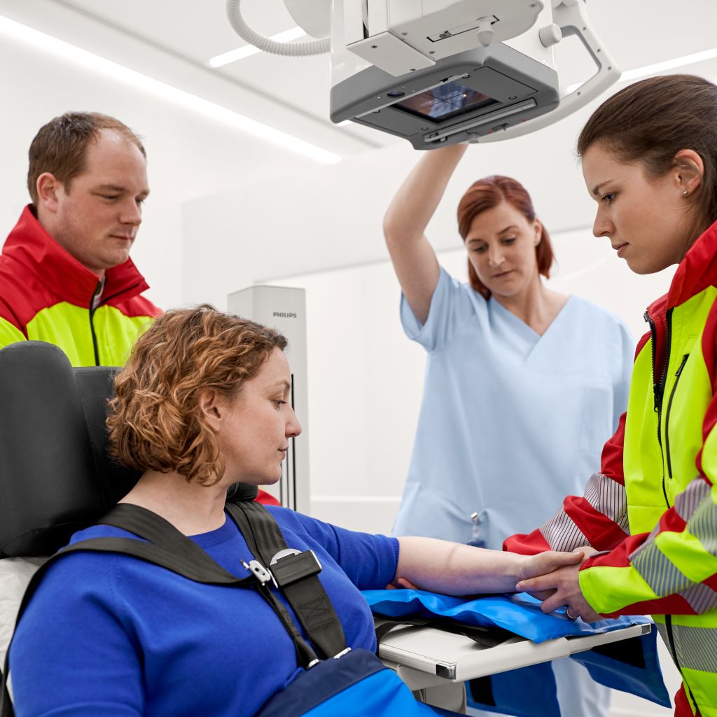 Application paramedics, tech female patient , ER tube position