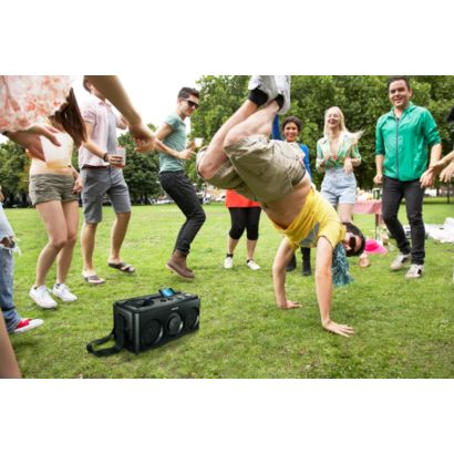 MÄNGIGE . VALJUSTI . KÕIKJAL