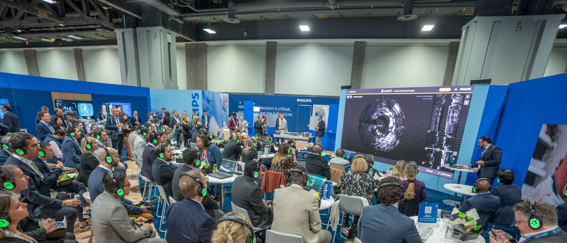 Attendees in Philips booth at TCT