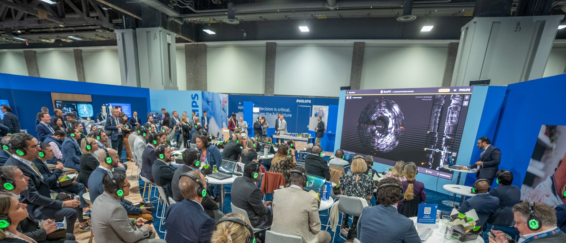 Attendees in Philips booth at TCT