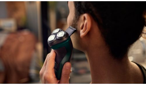 Rifinitore a scomparsa per baffi e basette