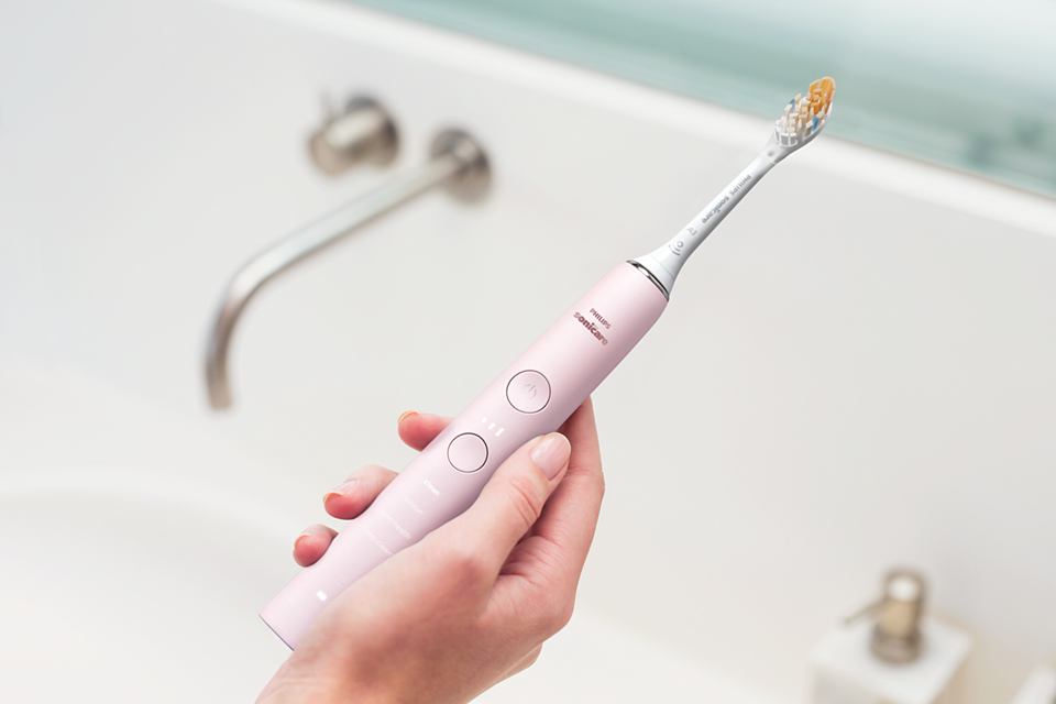 DiamondClean 9000 Rechargeable sonic toothbrush HX9912/99 DiamondClean 9000 Rechargeable sonic toothbrush HX9912/99