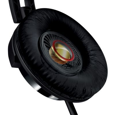 32mm speaker driver delivers powerful and dynamic sound