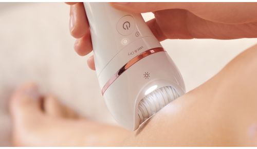 Extra-wide epilator head