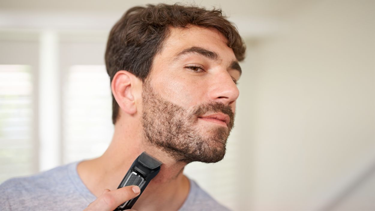 Corta barba Philips 8 en 1 MG3730 — Magic Center