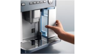 Easily accessible water tank on the front