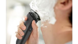 Get a convenient dry shave or a refreshing wet shave