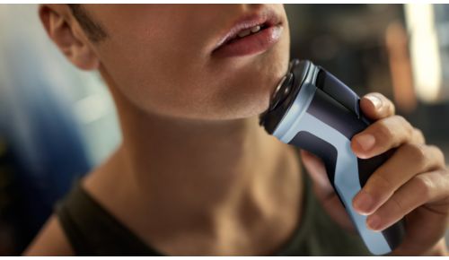 4D Flex Heads follow your face for a comfortable shave