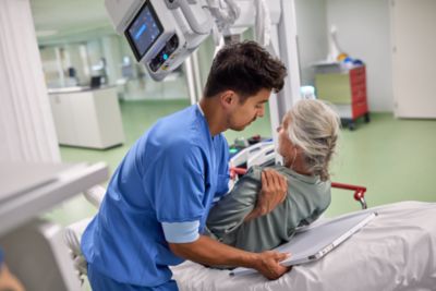 application tech, old male patient, wrist exam, SkyPlate